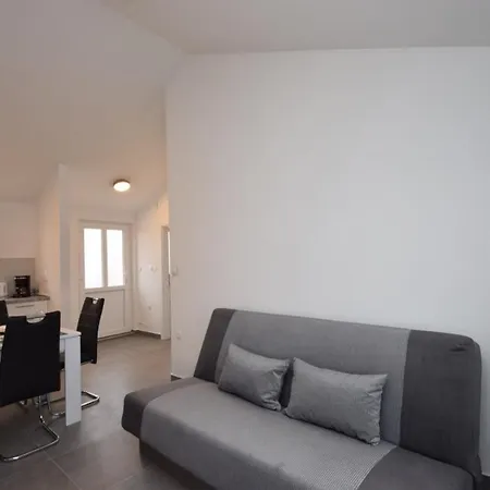 Seaside Holiday House Nin, Zadar - 19228 נין