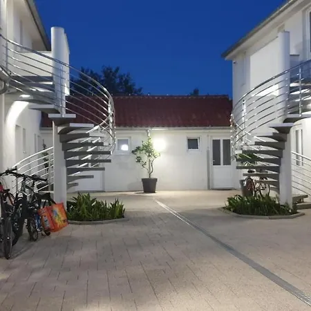 בית נופש Seaside Holiday House Nin, Zadar - 19228 נין