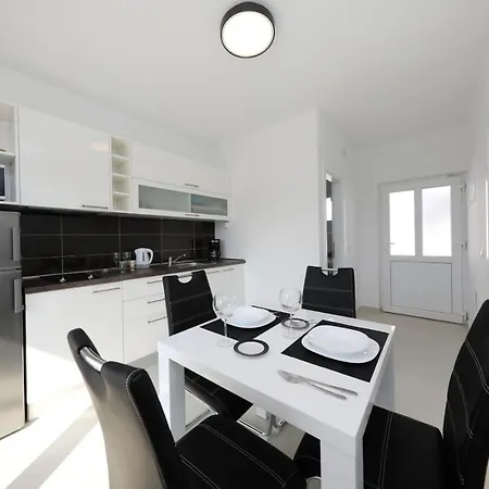 Seaside Holiday House Nin, Zadar - 19228 בית נופש