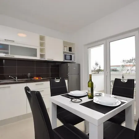 Seaside Holiday House Nin, Zadar - 19228 בית נופש *