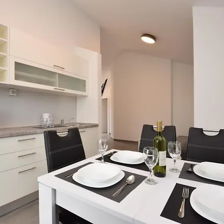 Seaside Holiday House Nin, Zadar - 19228 בית נופש