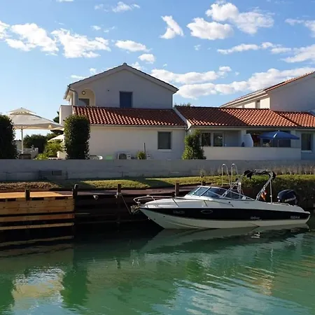 Seaside Holiday House Nin, Zadar - 19228 *