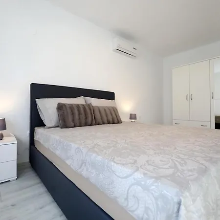 Seaside Holiday House Nin, Zadar - 19228 Нин